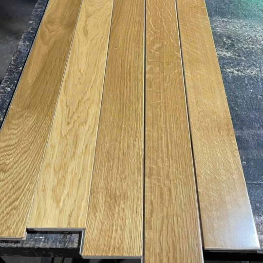 Sàn gỗ tự nhiên sản xuất tại nhà máy