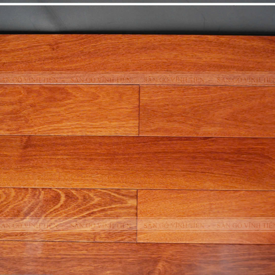 Sàn gỗ tự nhiên sản xuất tại nhà máy