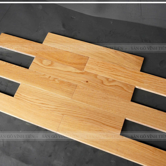 Sàn gỗ tự nhiên sản xuất tại nhà máy